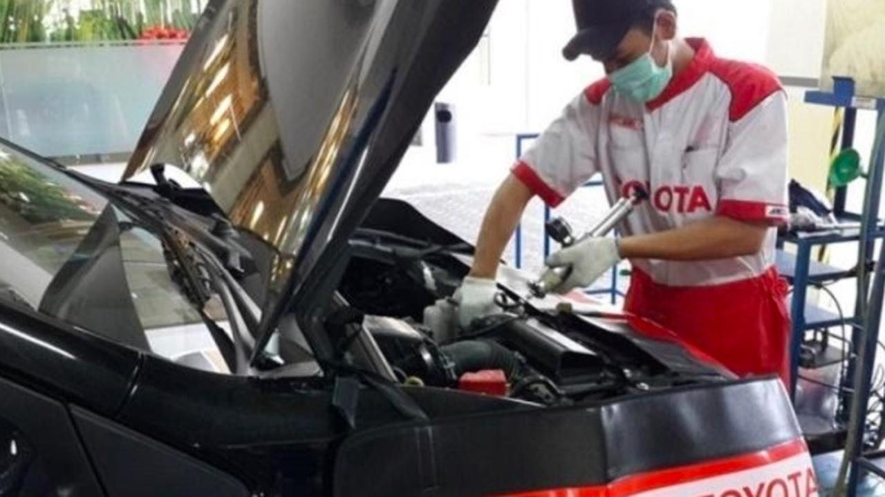 Mengapa Mesin Mobil Berbunyi Klotok-Klotok? Ini Cara Mengatasinya
