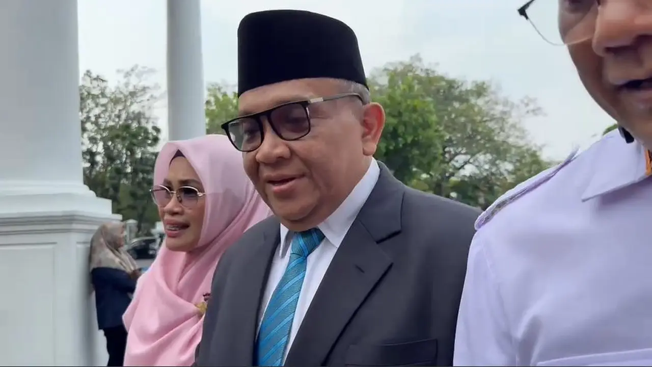 Wakil Sekretaris Jenderal (Wasekjen) Partai Demokrat Afriansyah Noor tiba di Istana Kepresidenan Jakarta, Rabu (17/9/2025). (Liputan6.com/Lizsa)