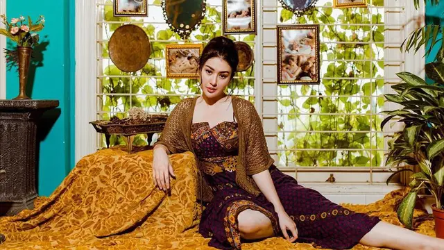 7 Potret Jelita Callebaut, Anak Pemeran Inem Pelayan Sexy