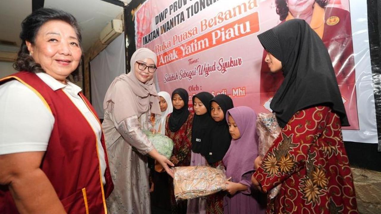 DWP Sulsel dan IWATI Bersinergi Salurkan Santunan Anak Yatim Makassar di Bulan Ramadhan