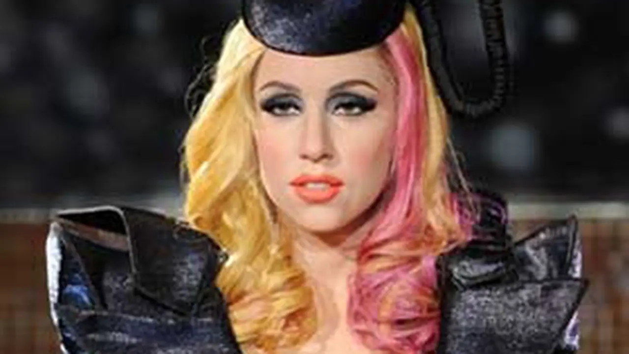 110102clady-gaga.jpg