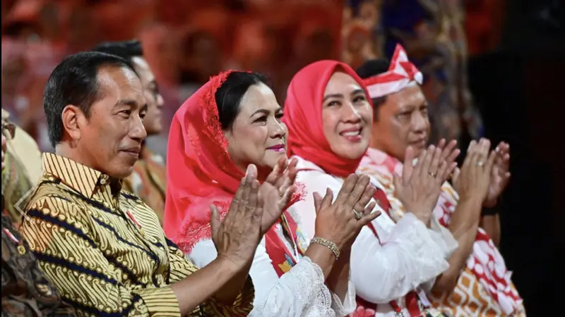 Presiden Joko Widodo (Jokowi) menyaksikan pemecahan rekor dunia Guinness World of Record untuk pementasan angklung terbesar di dunia (Muchlis - Biro Pers Sekretariat Presiden)
