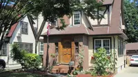 Disewakan: Rumah Masa Kecil Trump. Minat?