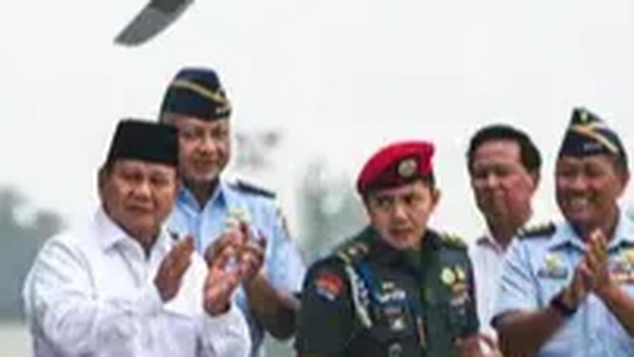 VIDEO:  Mengintip Aksi Prabowo di Dalam Pesawat Super Hercules, Tak Semua Negara Bisa Punya