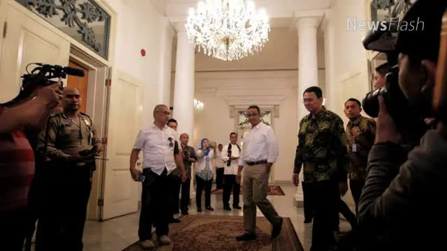 Gubernur DKI Jakarta Basuki Tjahaja Purnama atau Ahok mempersilakan tim gubernur DKI terpilih Anies Baswedan - Sandiaga Uno membentuk tim transisi. Namun, tim itu tidak dapat mengubah APBD Perubahan 2017