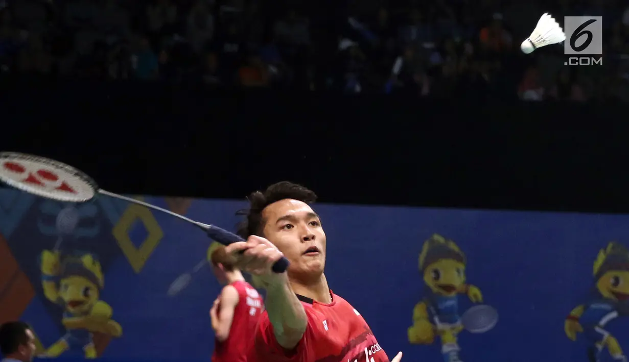 Tunggal Putra Indonesia, Jonatan Christie bersiap melakukan smes ke arah Hsu Jen Hao (Taiwan) di babak pertama Indonesia Open 2017 di Jakarta, Rabu (14/6). Jonatan sukses unggul dengan skor 21-17 dan 21-15. (Liputan6.com/Helmi Fithriansyah)