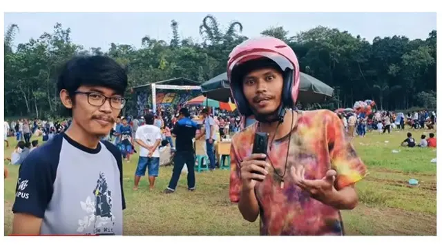 Harga Outfit Warga Desa Ini Bikin Senyum, Hypebeast Kearifan Lokal