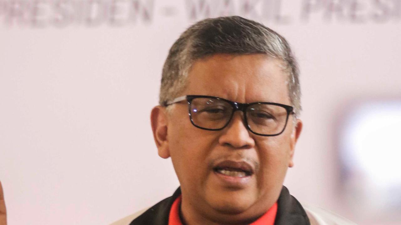 VIDEO: Hasto 'Kepleset' Puji Prabowo Pemenang Jelang Debat Capres Terakhir