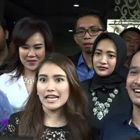 Ayu Ting Ting dan Ruben Onsu merasa lega, setelah tertangkapnya pelaku kejahatan jual beli anak mereka di media sosial. Ayu berharap, kasus ini bisa menjadi peringatan untuk pelaku kejahatan lainnya.