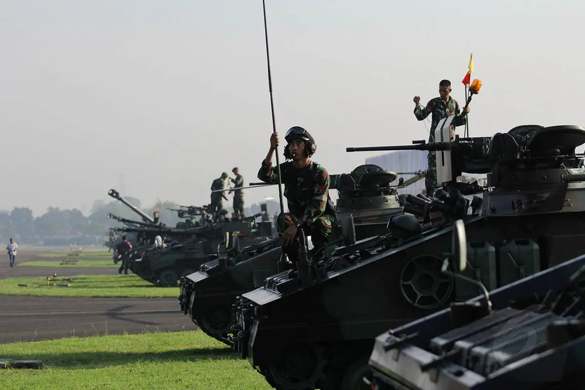 Ratusan Alutsista Diturunkan dalam Latihan Gabungan TNI 2014