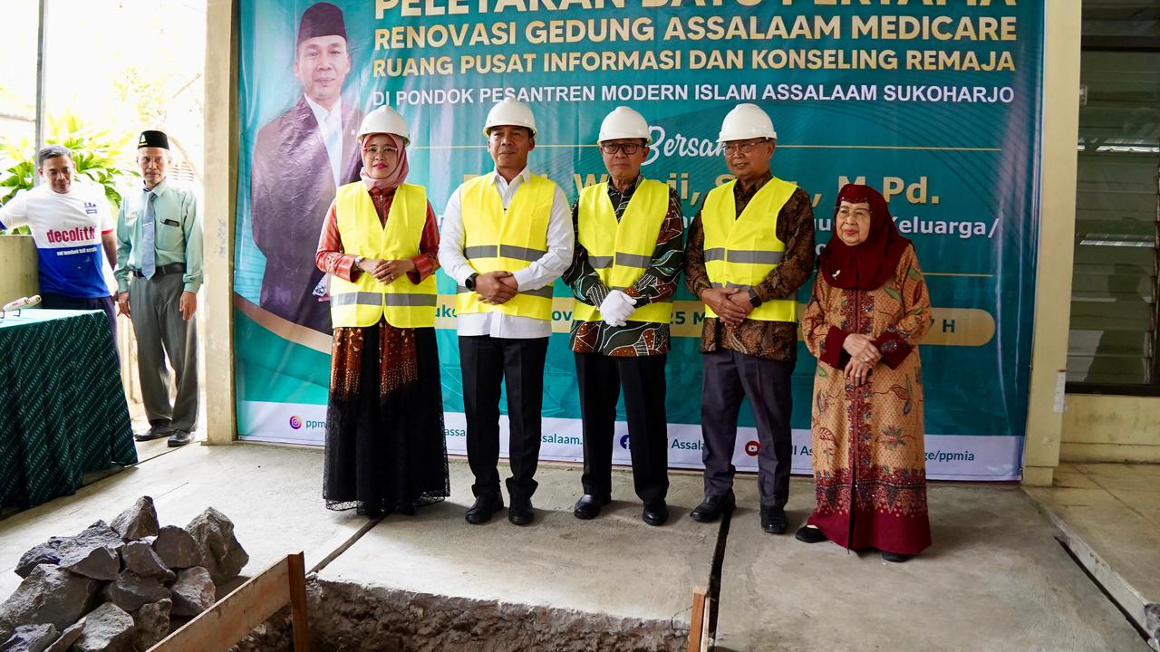 Mendukbangga/BKKBN Wihaji melakukan kunjungan kerja ke Pondok Pesantren Modern Islam Assalaam, Kabupaten Sukoharjo, Jawa Tengah, Kamis (06/11/2025).