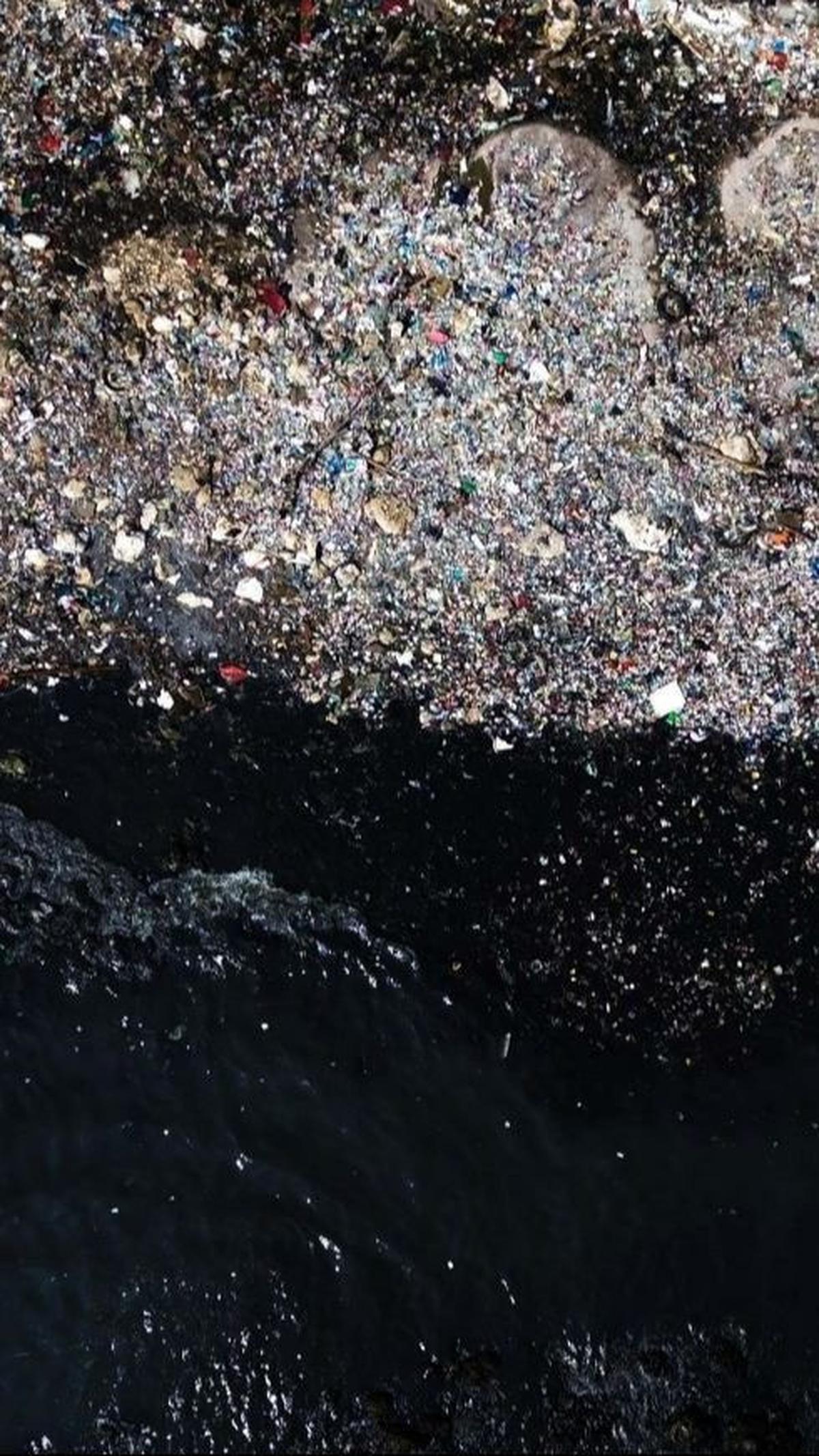 Dengan rinciannya, pantai 32-90 persen, air muka laut 86 persen, dan dasar laut 47-85 persen. Foto: merdeka.com / Imam Buhori