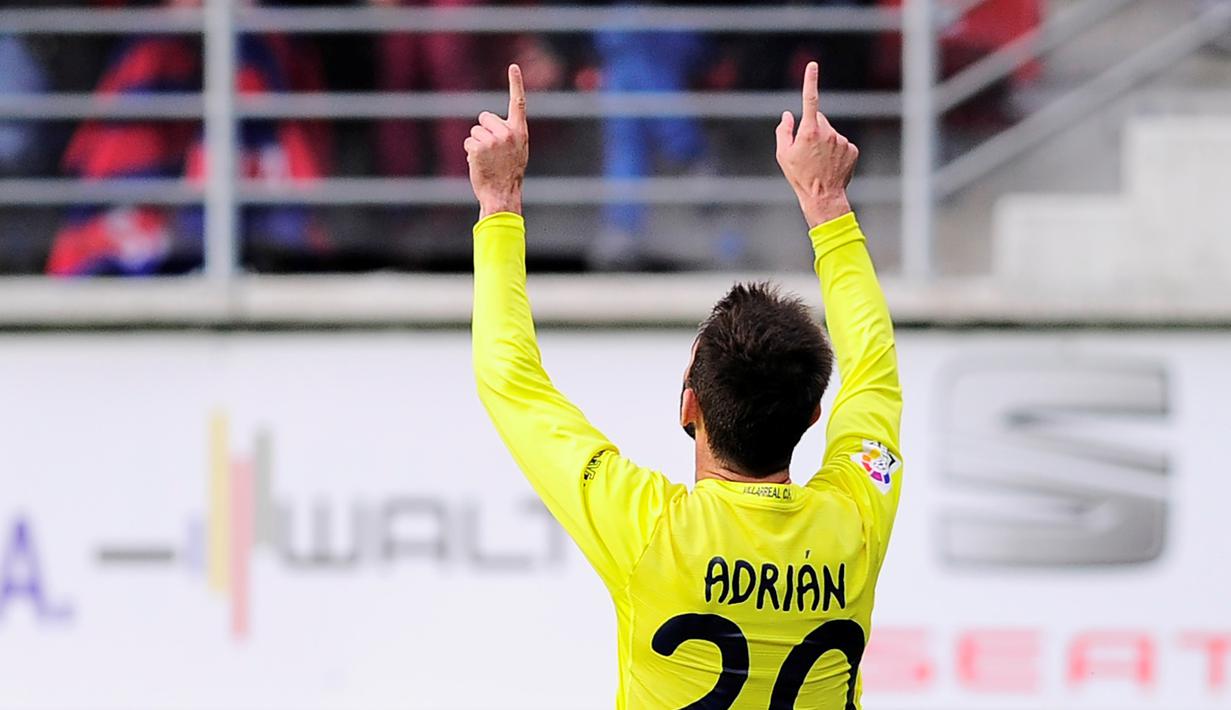 Ekspresi pemain Villarreal, Adrian Lopez, setelah mencetak gol ke gawang Eibar dalam laga La Liga Spanyol di Stadion Ipurua, Eibar, (3/4/2016). (AFP/Ander Gillenea)