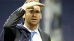 Gaya pelatih FC Porto Andre Villas Boas usai laga lawan Pacos Ferreira di Portuguese Super League 2010-2011 yang digelar di Porto, 8 Mei 2011. AFP PHOTO / MIGUEL RIOPA