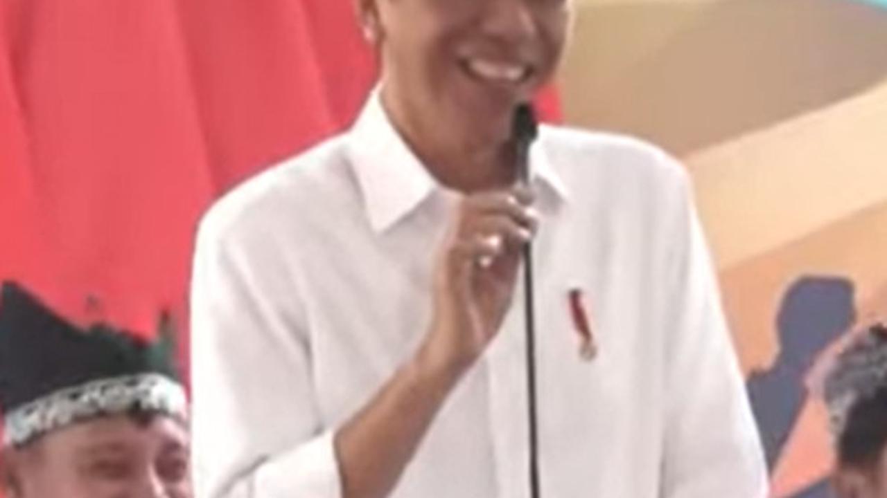 VIDEO: Kegirangan Sampai Lari Kencang Bolak-Balik Bikin Jokowi Tertawa
