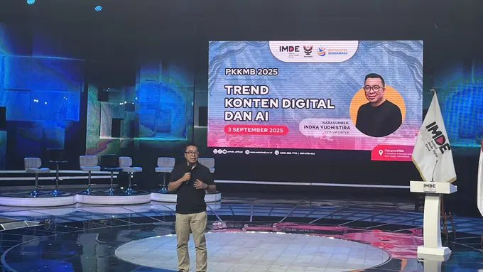 CEO Visual Indomedia Produksi (VIP) EMTEK Group Indra Yudhistira  di Studio 5 Indonesia, Jalan Damai, Daan Mogot, Jakarta Barat, Rabu (3/9/2025) (Liputan6.com/Muhammad Radityo Priyasmoro)