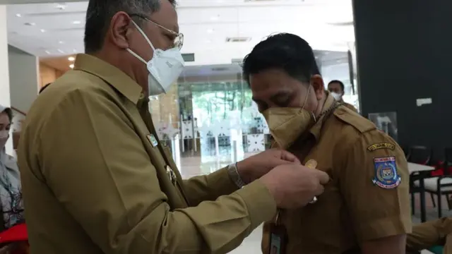 Loyal, Berintegritas, dan Berprestasi, 194 ASN Tangsel Diganjar Satyalancana Karya Satya