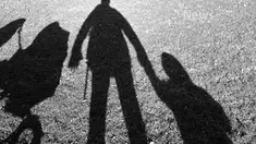 Rasa was-was menghinggapi para orangtua belakangan ini. Penyebabnya, tidak lain adalah ramainya isu tentang penculikan anak beredar melalui pesan berantai di ponsel mereka.