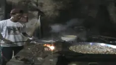 Melemahnya nilai tukar Rupiah terhadap Dolar Amerika,berimbas langsung kepada perajin Tahu dan Tempe di sejumlah daerah.