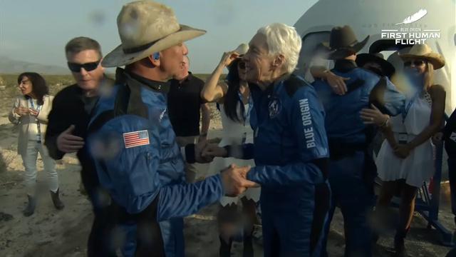 Top 3 Tekno: Jeff Bezos ke Luar Angkasa Jadi Sorotan