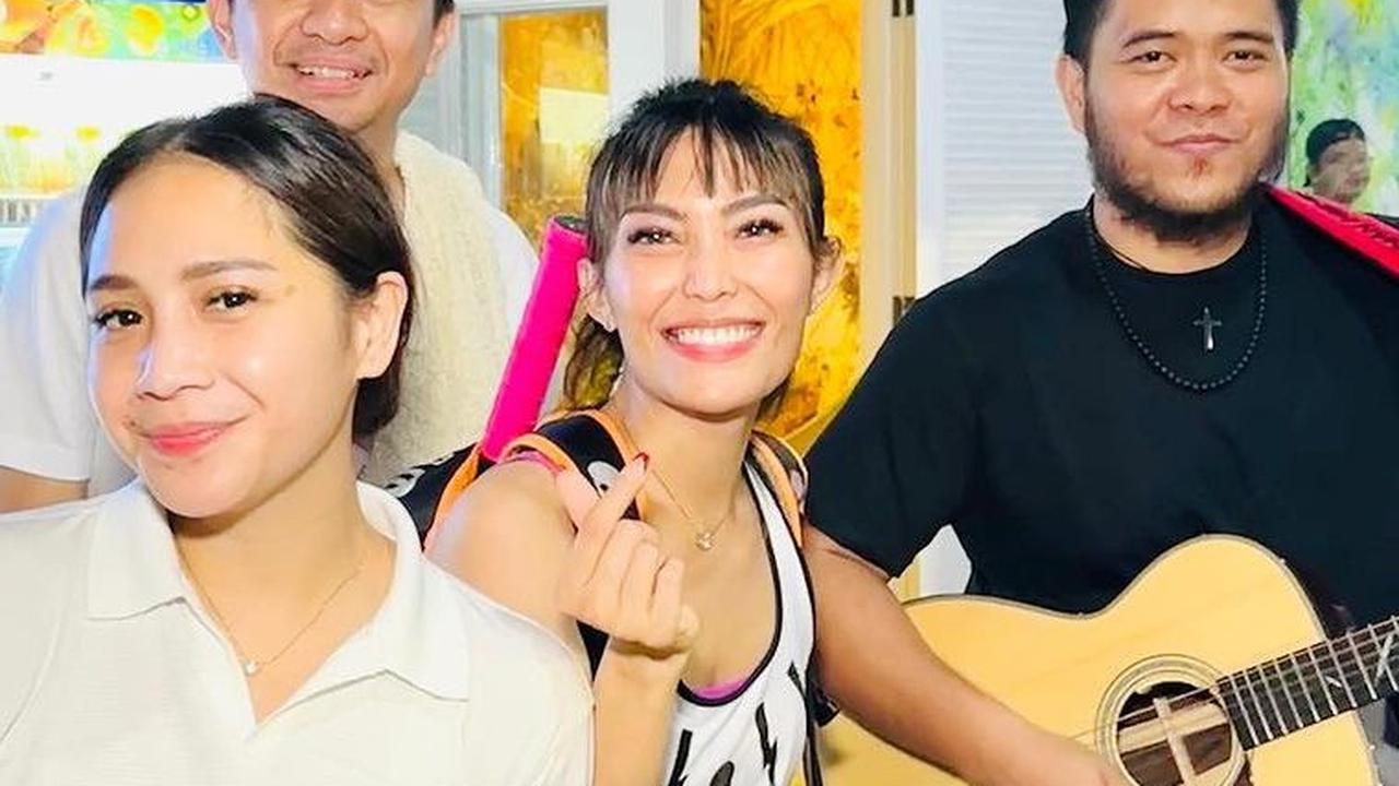 Di penghujung acara Andara Cup ditutup dengan karaoke bersama. Nagita secara totalitas menghadirkan musisi akustik untuk mengiringi teman-temannya bernyanyi.