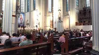 Suasana kebaktian di Gereja Katedral, Jakarta. (Liputan6.com/Devira Prastiwi)