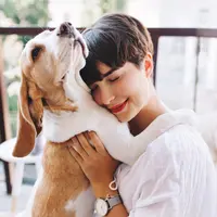 ilustrasi perempuan dan anjing/lookstudio/www.freepik.com