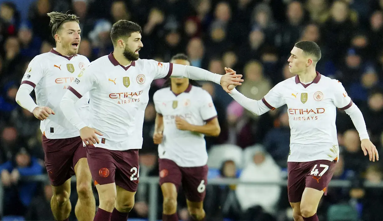 City berhak memasang logo tersebut, karena baru saja menjadi juara Piala Dunia Antarklub FIFA. (AP Photo/Jon Super)