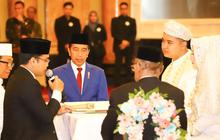 FOTO: Momen Presiden Jokowi Jadi Saksi Nikah Putra Wamenaker Afriansyah Noor