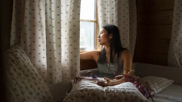 illustrasi wanita sedih