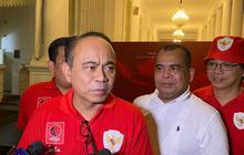 Jokowi Nobar Timnas Bareng Relawan dan Menteri di Istana