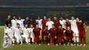 Skuat AS Roma terbagi dalam dua tim yaitu Tim Putih dan Tim Merah pada pertandingan pra-musim di SUGBK, Jakarta, Sabtu (25/7/2015). (Liputan6.com/Herman Zakharia)