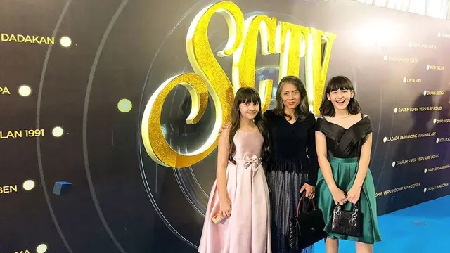 6 Potret Kedekatan Sandrinna Michelle dan Ibunda, Penuh Kehangatan