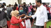 Kebahagiaan Warga Yogyakarta Bertemu dan Terima Sembako dari Jokowi