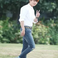 Lee Min Ho, mantan kekasih Suzy Miss-A memang sukses membuat cewek-cewek terbuai dengan pesona ketampanannya. Ngga cuma bermodal tampan, Min Ho juga memiliki gaya fesyen yang kasual dan menarik. (Soompi/Bintang.com)