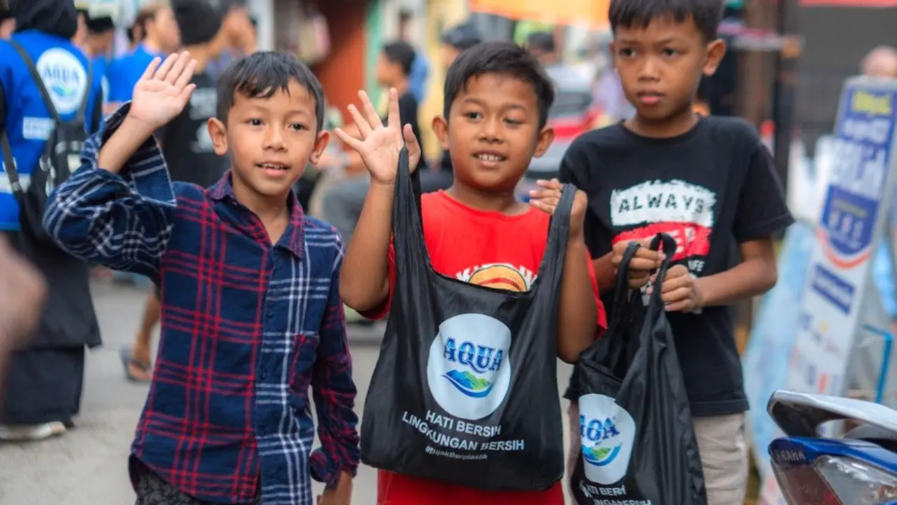 Aqua dan Pandawara Tingkatkan Kesadaran Pentingnya Jaga Lingkungan di Bulan Ramadan