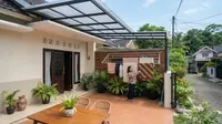 8 Model Kanopi Teras dengan Tempat Jemuran, Cucian Aman Tanpa Ganggu Tampilan Rumah