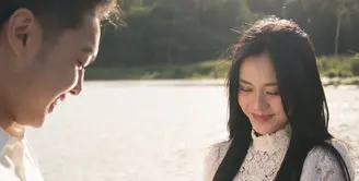 Momen tersebut tak hanya membuat hati banyak orang tersentuh, tetapi juga menjadi sorotan karena penampilannya yang anggun dan memikat. [@jessicajane99].