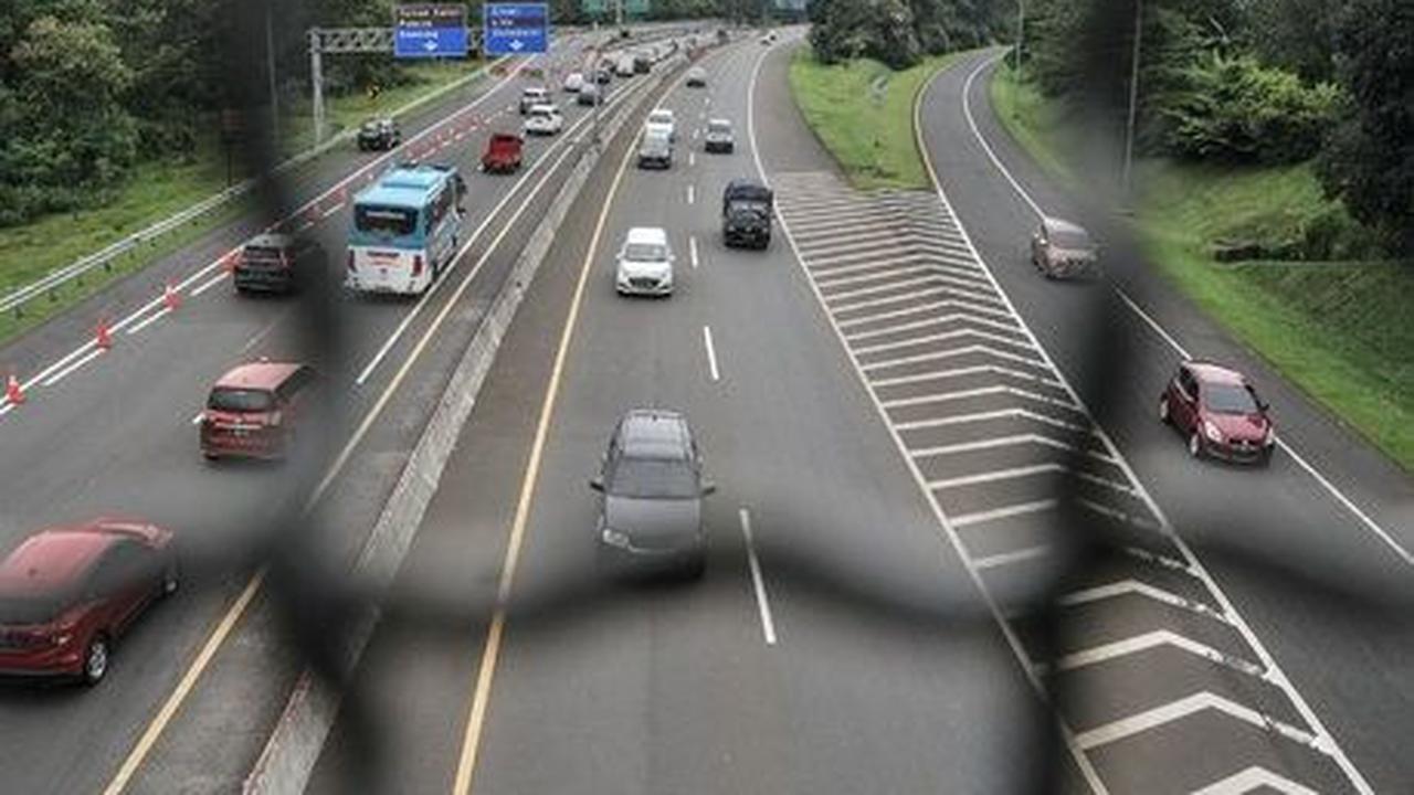 Jalan tol ini dibangun dengan biaya Rp350 juta per kilometer pada kurs rupiah saat itu.