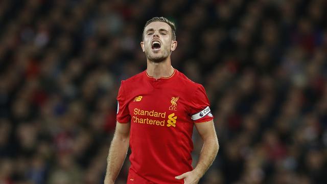 Kapten Liverpool Jordan Henderson (Reuters / Ed Sykes)