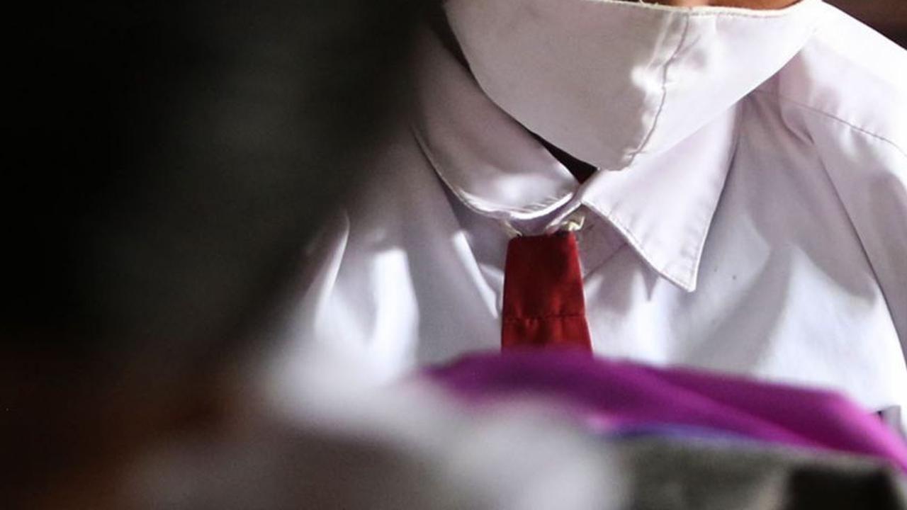 Dalam percakapan yang diunggah kanal tiktok chinta_lovegp, Senin (10/7), Ganjar tidak sengaja mendengarkan pengakuan salah satu siswi terkait pungutan uang berkedok infaq di sekolahnya.