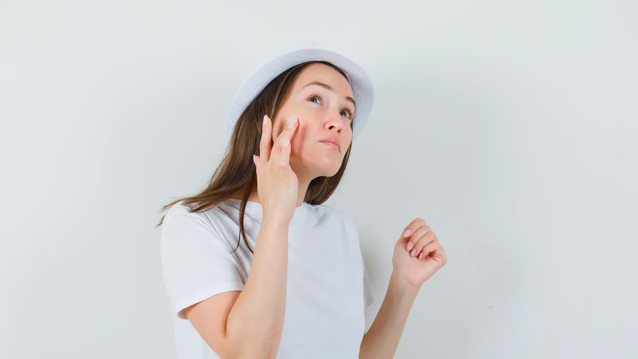 Cara Aman Skin Cycling untuk Kulit Sensitif, Atur Eksfoliasi Tanpa Iritasi