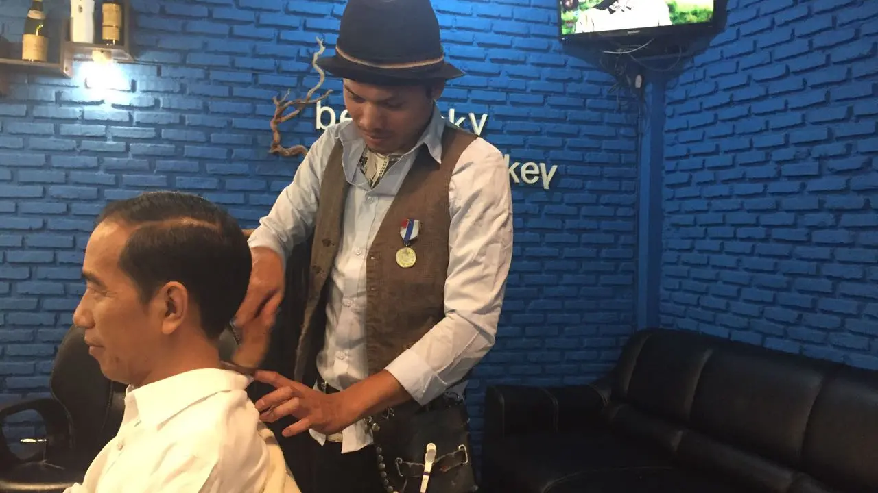Jokowi Cukur