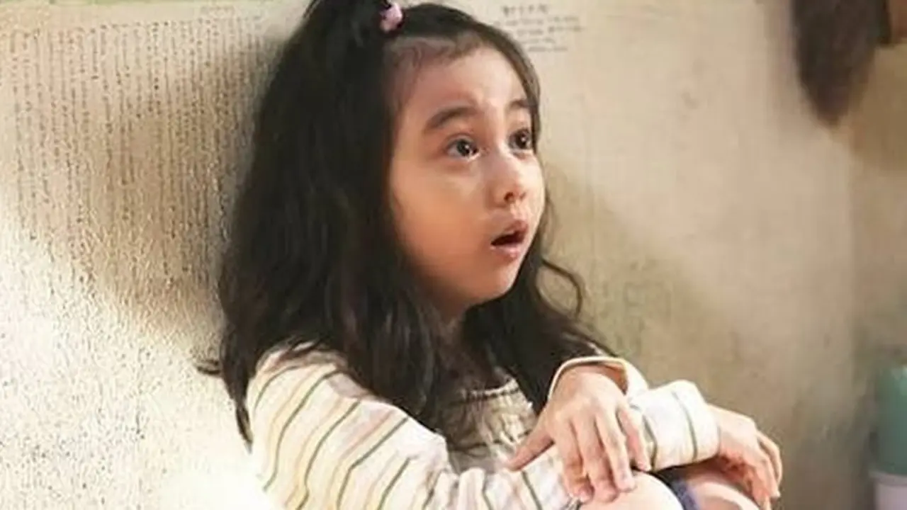 6 Potret Terbaru Kal So-won, Pemeran Ye-seung di Miracle in Cell No. 7