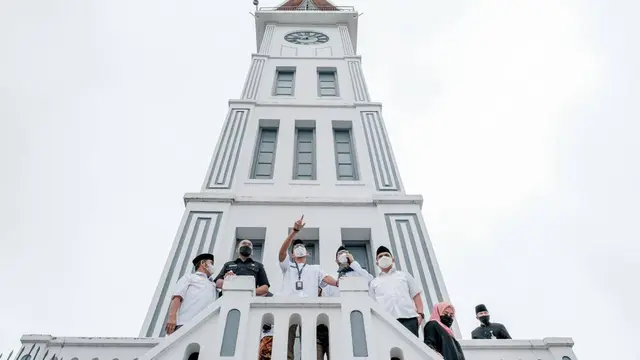 Sandiaga Uno Minta Jam Gadang Dilengkapi Teknologi VR dan AR