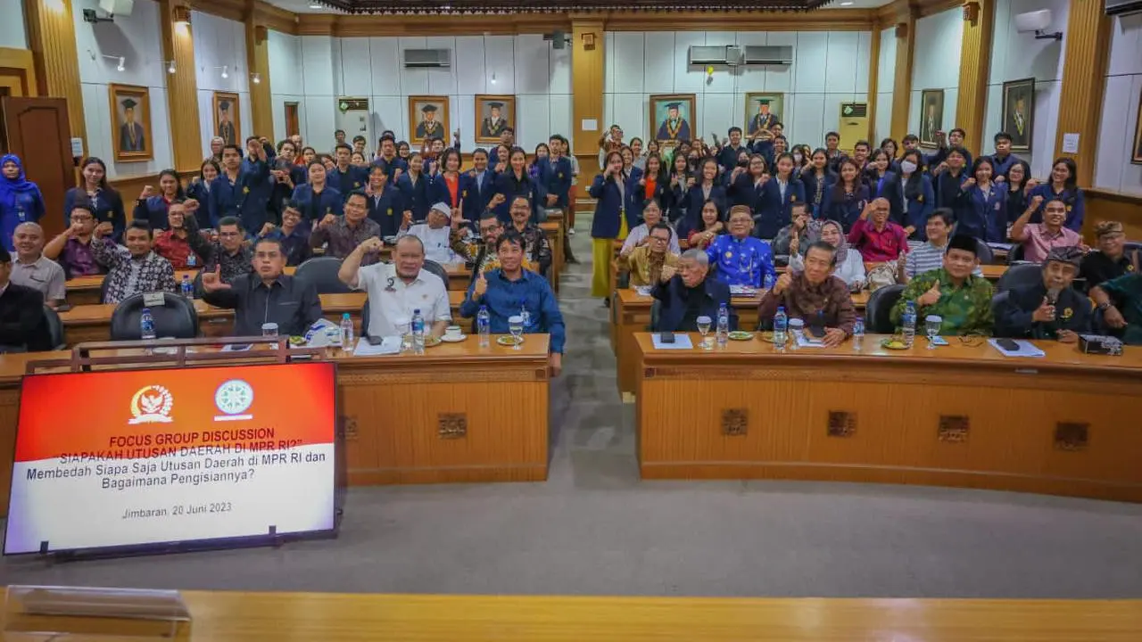 Ketua DPD RI AA LaNyalla Mahmud Mattalitti saat di Universitas Udayana Bali. (Istimewa)