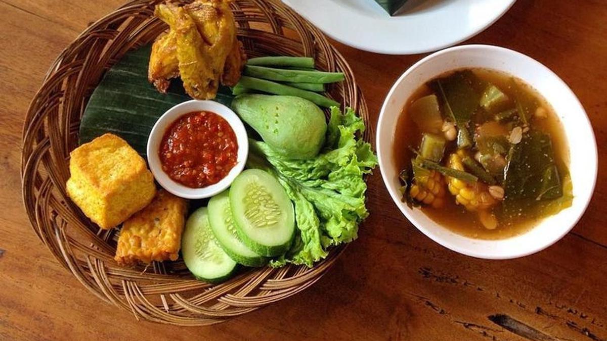 Mengenal Rumah Makan Ma Uneh, Kuliner Legendaris Bandung di Dalam Gang