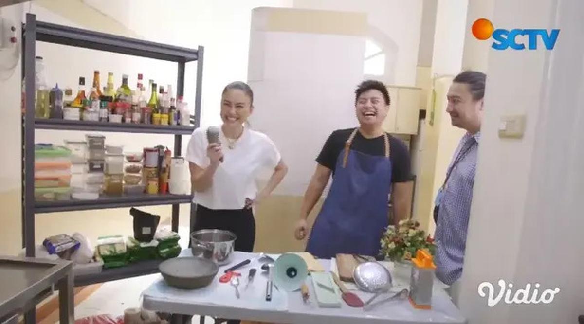 Mewah dan Fungsional, Intip Dapur Agnez Mo yang Bak Restoran