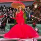 Mariah Carey di parade Thanksgiving Macy's pada Kamis, 24 November 2022. (dok. Instagram @mariahcarey/https://www.instagram.com/p/ClWsDMAKQ2o/?hl=en/Dinny Mutiah)