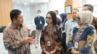 Direktur Utama BPJS Kesehatan, Ghufron Mukti melakukan kunjungan ke PMN (Pusat Mata Nasional) RS Mata Cicendo, Bandung pada Sabtu (9/12)/Istimewa.